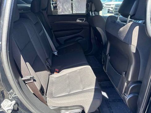 Used 2022 Jeep Grand Cherokee Laredo E RWD image 29