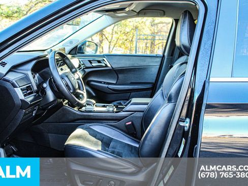 Used 2025 Mitsubishi Outlander SE image 17