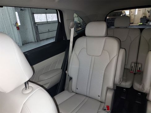 Used 2024 Kia Sorento SX Prestige image 12