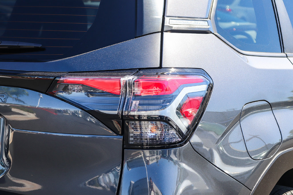 Certified 2025 Subaru Forester AWD/4WD image 9