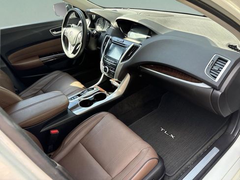 Used 2018 Acura TLX V6 w/ Technology Package FWD image 19