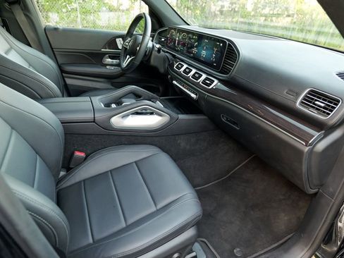 Used 2023 Mercedes-Benz GLS 450 4MATIC image 37