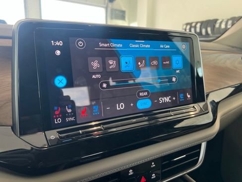 Certified 2026 Volkswagen Atlas SE FWD image 19