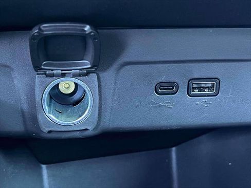 Used 2024 Chevrolet Trax LS image 28