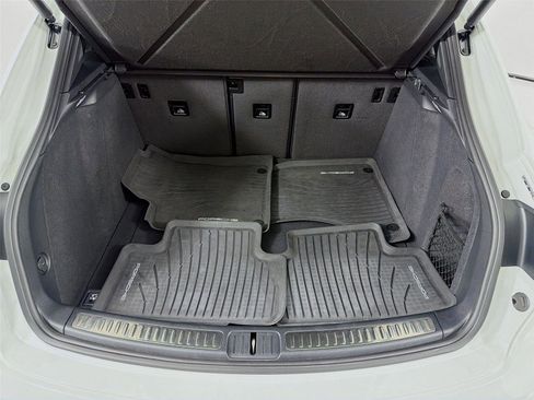 Used 2023 Porsche Macan AWD/4WD image 22