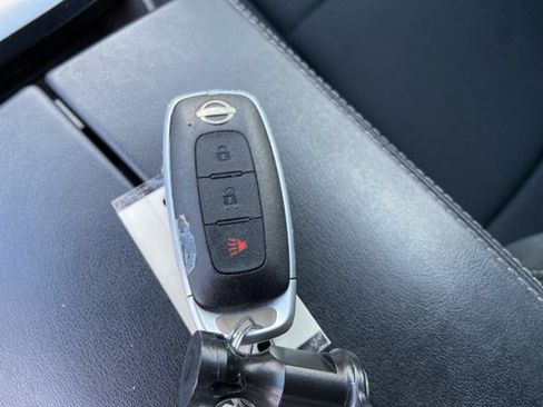 Used 2023 Nissan Rogue S FWD image 42