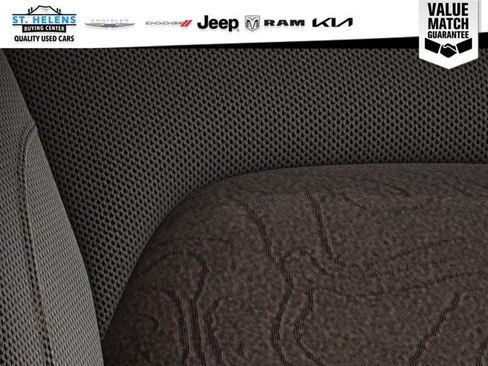 Used 2023 Jeep Renegade Latitude w/ Sun/Sound Group AWD/4WD image 28