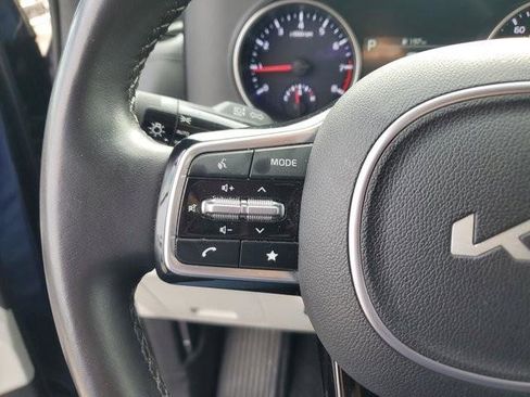 Used 2024 Kia Carnival LX image 27