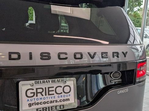 Used 2020 Land Rover Discovery Landmark image 10