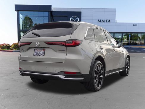 Certified 2024 MAZDA CX-90 Plug-In Hybrid w/ Premium Plus AWD/4WD image 4