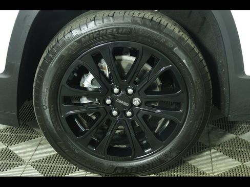 Used 2023 GMC Acadia SLT w/ Elevation Edition AWD/4WD image 15