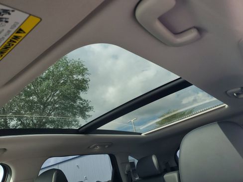 Used 2025 Kia Sorento S w/ Panoramic Sunroof Package FWD image 28