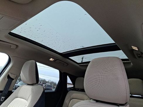 Certified 2020 Ford Escape SE image 14