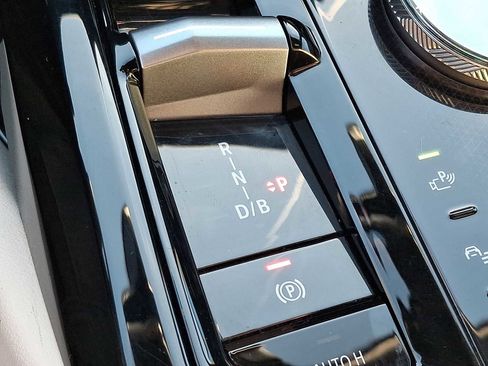 Used 2025 BMW i5 xDrive40 w/ Premium Package image 15