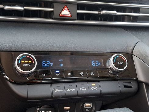 Used 2023 Hyundai Elantra SEL FWD image 15