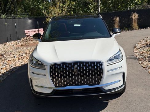 New 2025 Lincoln Corsair Reserve image 8