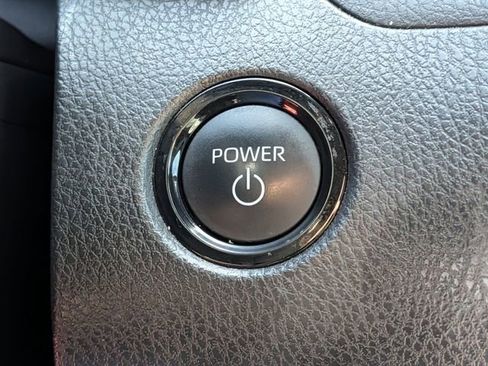 Used 2025 Toyota Camry SE w/ Convenience Package FWD image 19