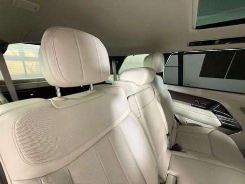 Used 2023 Land Rover Range Rover Long Wheelbase SE image 27