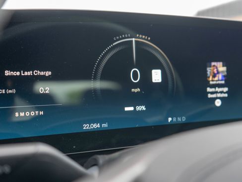 Used 2024 Lucid Air Touring AWD/4WD image 13