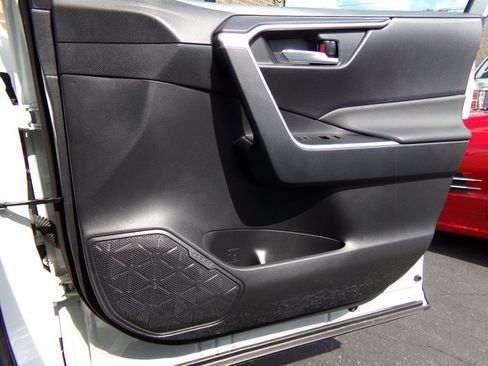 Used 2025 Toyota RAV4 XLE w/ Convenience Package FWD image 47