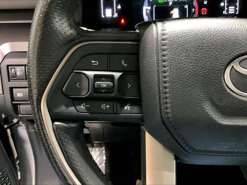 Used 2025 Toyota 4Runner SR5 AWD/4WD image 24
