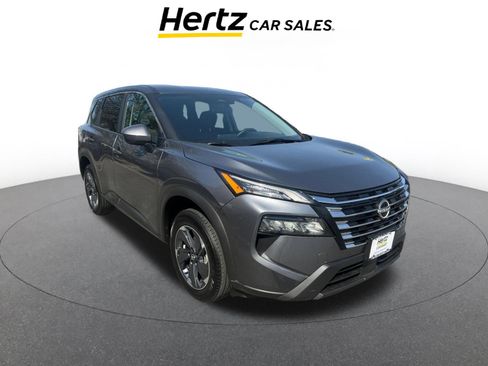 Used 2025 Nissan Rogue SV image 1