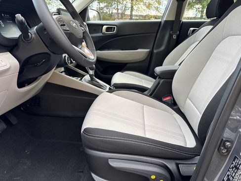 New 2026 Hyundai Venue SEL FWD image 10