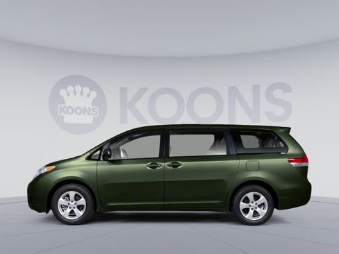 Used 2013 Toyota Sienna XLE FWD image 4