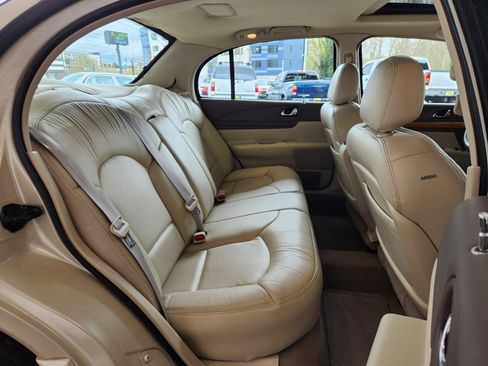 Used 2002 Lincoln Continental image 22
