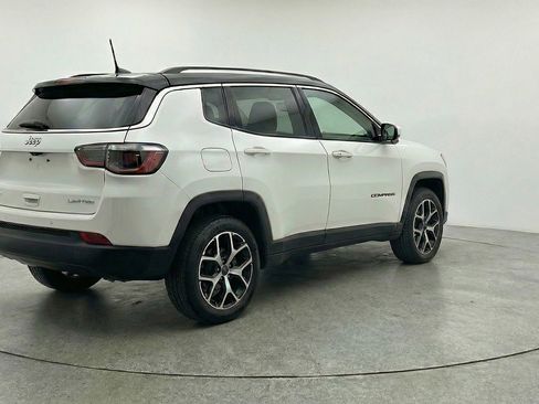 Used 2025 Jeep Compass Limited AWD/4WD image 9