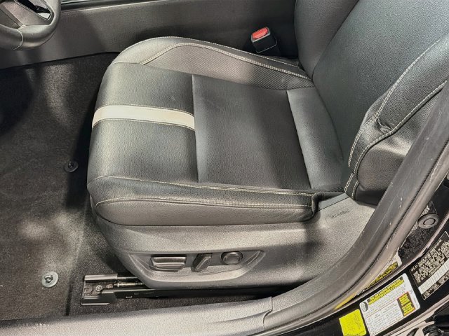 Used 2025 Toyota Camry SE FWD image 16