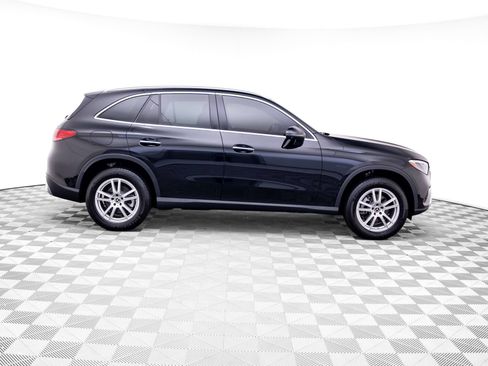 Used 2023 Mercedes-Benz GLC 300 4MATIC w/ Exclusive Trim Package image 6