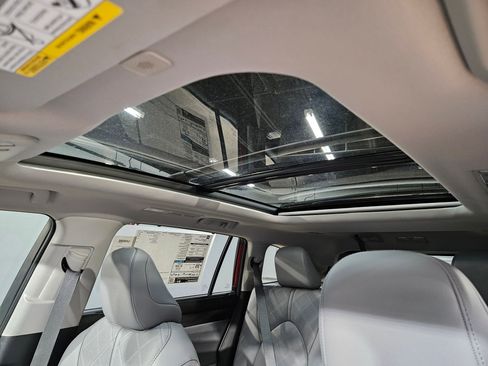 New 2026 Toyota Highlander Platinum AWD/4WD image 13