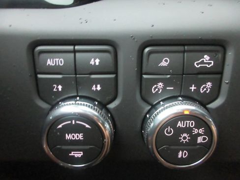 New 2026 GMC Sierra 2500 Denali Ultimate AWD/4WD image 18