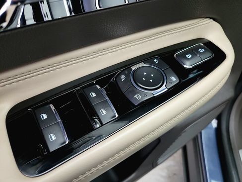 Used 2022 Lincoln Corsair AWD w/ Premium Package image 25