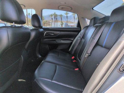 Used 2018 Nissan Altima 2.5 SR w/ SR Special Edition image 15