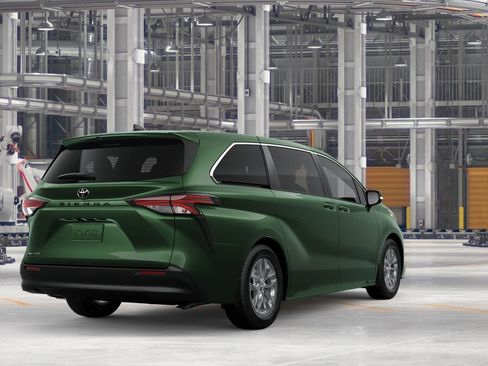New 2026 Toyota Sienna LE image 9