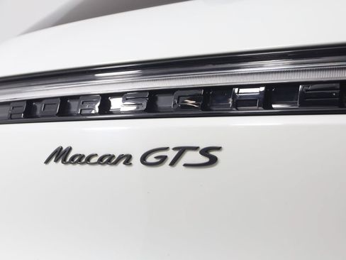 Used 2023 Porsche Macan GTS w/ GTS Sport Package AWD/4WD image 59