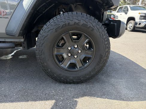 Used 2023 Jeep Gladiator Mojave AWD/4WD image 13