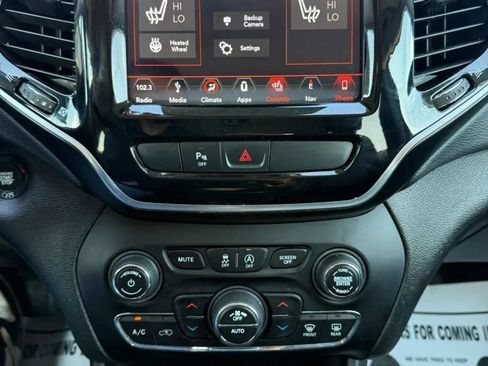 Used 2019 Jeep Cherokee Limited AWD/4WD image 14