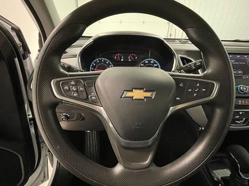 Used 2023 Chevrolet Equinox LS image 32