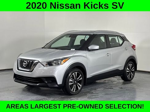 Used 2020 Nissan Kicks SV image 3