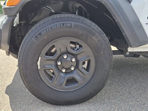 Used 2023 Jeep Wrangler Sport AWD/4WD image 7
