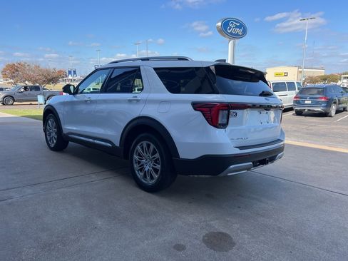 New 2026 Ford Explorer Platinum image 4