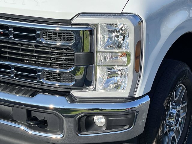 Used 2025 Ford F250 XLT AWD/4WD image 12