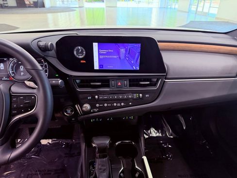 Certified 2024 Lexus ES 350 w/ Premium Package FWD image 24