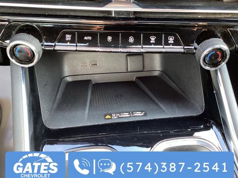 Used 2024 Chevrolet Traverse LT FWD image 27