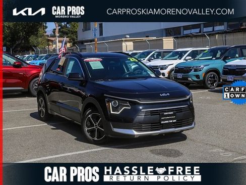 Certified 2025 Kia Niro EX image 2