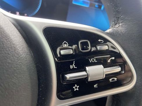 Used 2023 Mercedes-Benz GLB 250 image 16