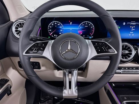 New 2026 Mercedes-Benz GLB 250 image 17